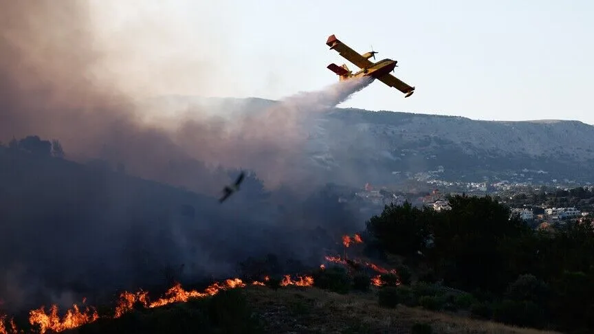 Yunanistan’da orman yangını: Halkidiki’de alevlere havadan ve karadan müdahale