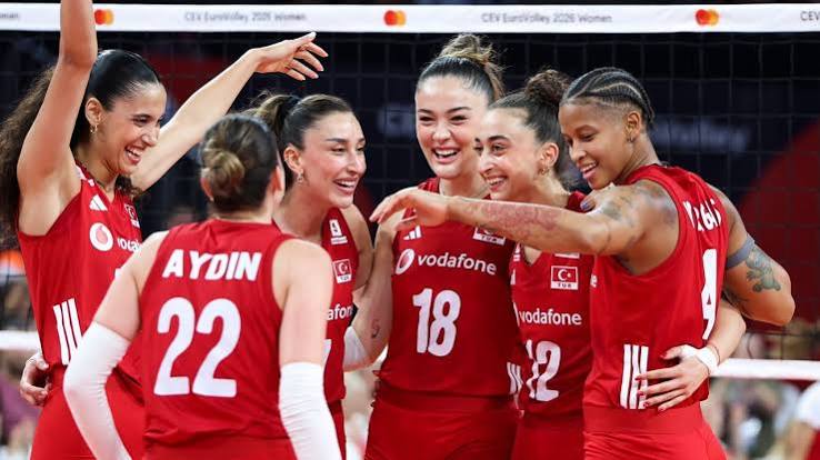 Filenin Sultanları ilk kez kaybetti! Polonya 3-2 kazandı, sıradaki rakip Azerbaycan