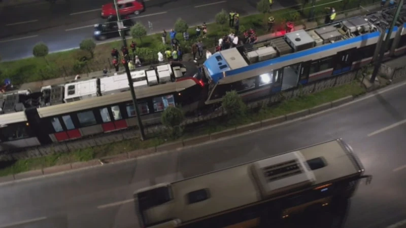 Zeytinburnu’nda tramvay kazası: 9 kişi hastaneye kaldırıldı