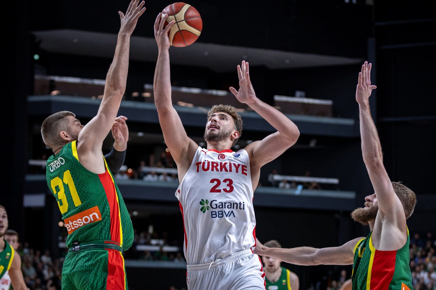 12 Dev Adam’dan gurur gecesi! Litvanya’ya 94-66’lık zafer