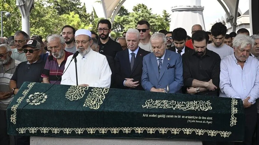 Yazar Ali Haydar Haksal son yolculuğuna uğurlandı