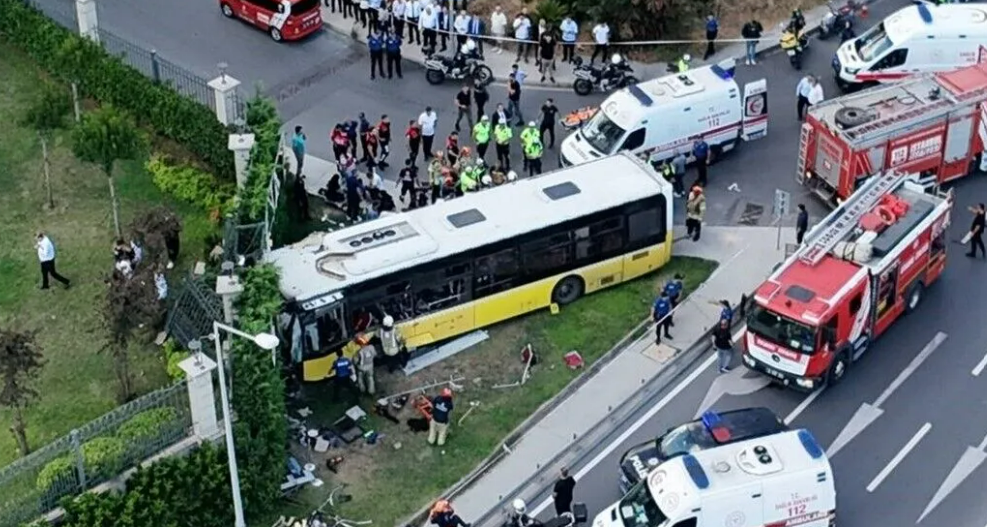 Zeytinburnu'ndaki otobüs faciasında 2 kişi hayatını kaybetti