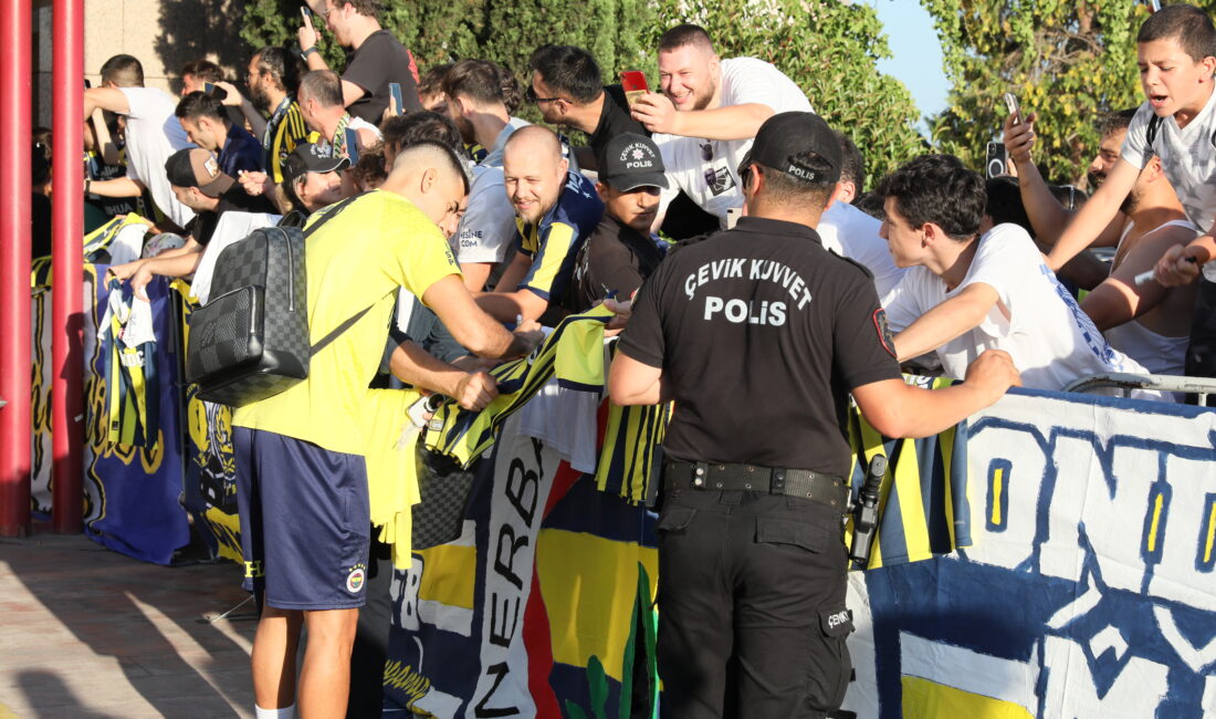 Fenerbahçe, Samsun'a gidiş yolunda taraftarlarıyla buluştu