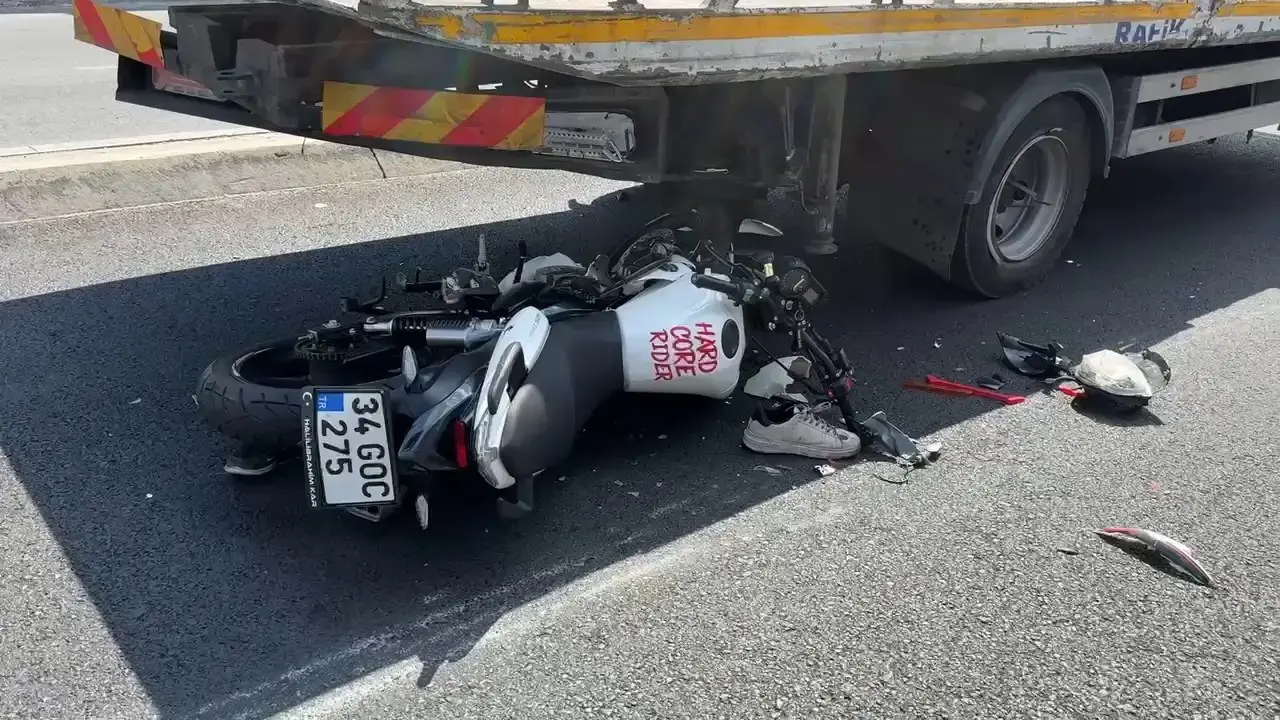 Karabük'te motosikletle çekici çarpıştı, iki sürücü öldü