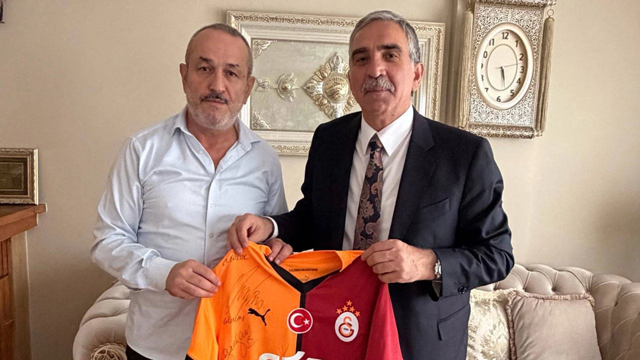 MHP’den ev hapsindeki ultrAslan liderine ziyaret: “Devletimiz her daim yanında”