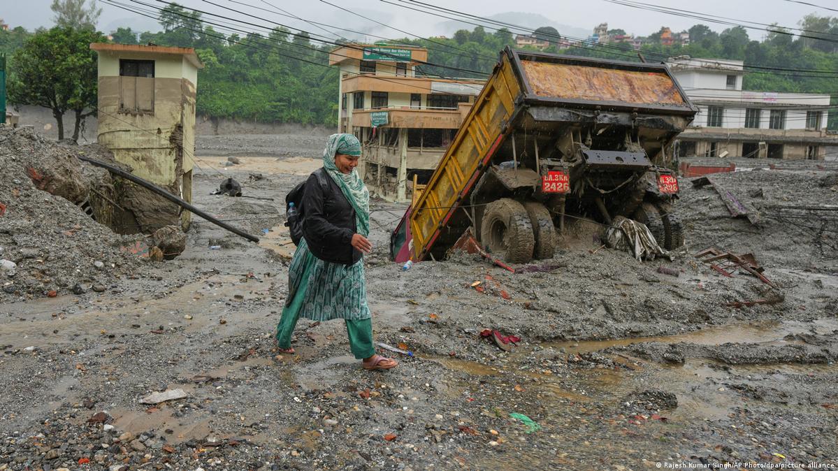Nepal’de sel felaketi derinleşiyor: Kayıp sayısı 4 bini aştı
