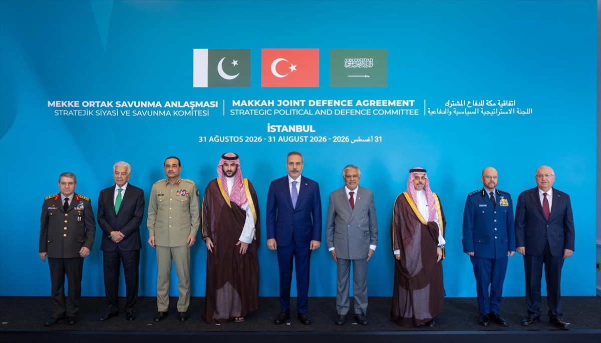 Türkiye öncülüğünde üçlü savunma toplantısı başladı