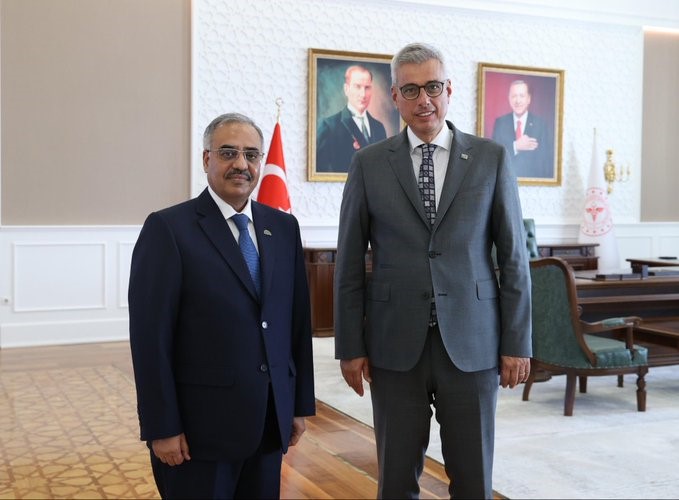 Sağlıkta ortak üretim gündemde! Memişoğlu, Mahmood ile görüştü