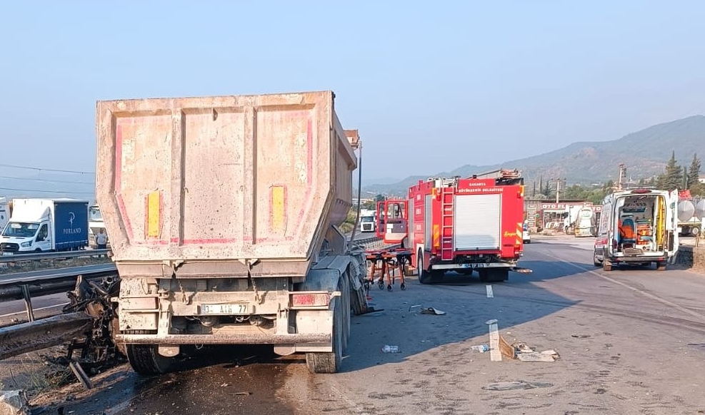 Kontrolden çıkan tır faciası: Bir can kaybı