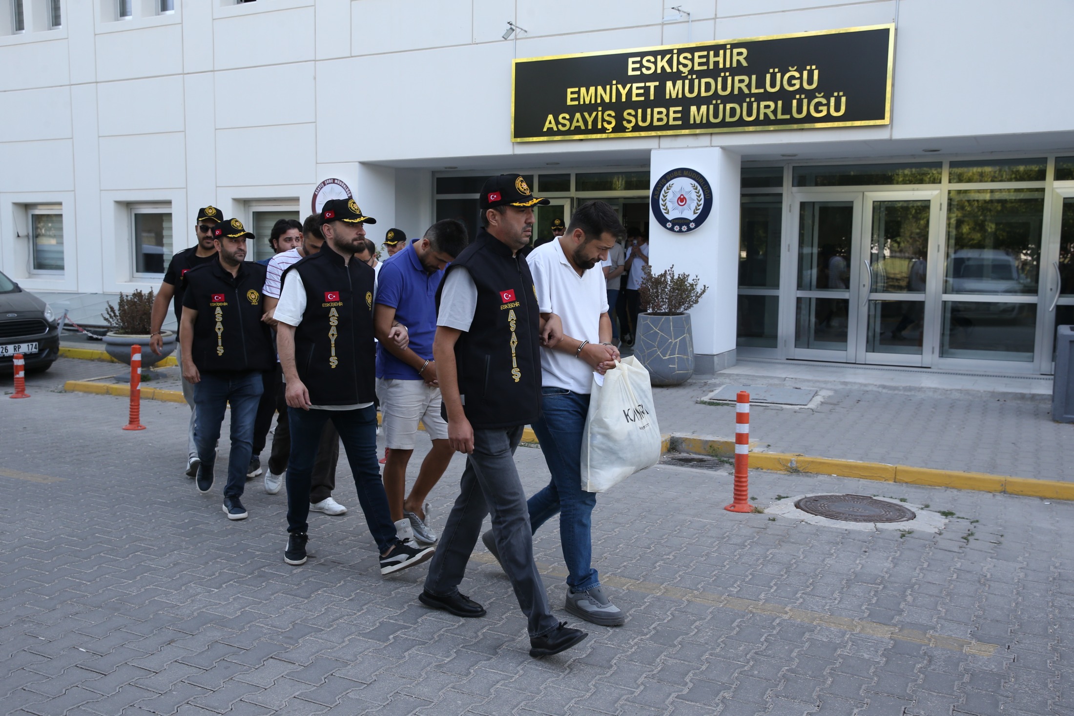 Eskişehir merkezli dolandırıcılıkta 82 şüpheli adliyeye