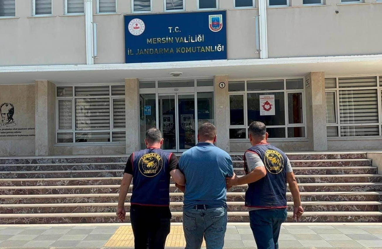 Mersin'de jandarma, 27 yıl hapis cezası olan firariyi ele geçirdi
