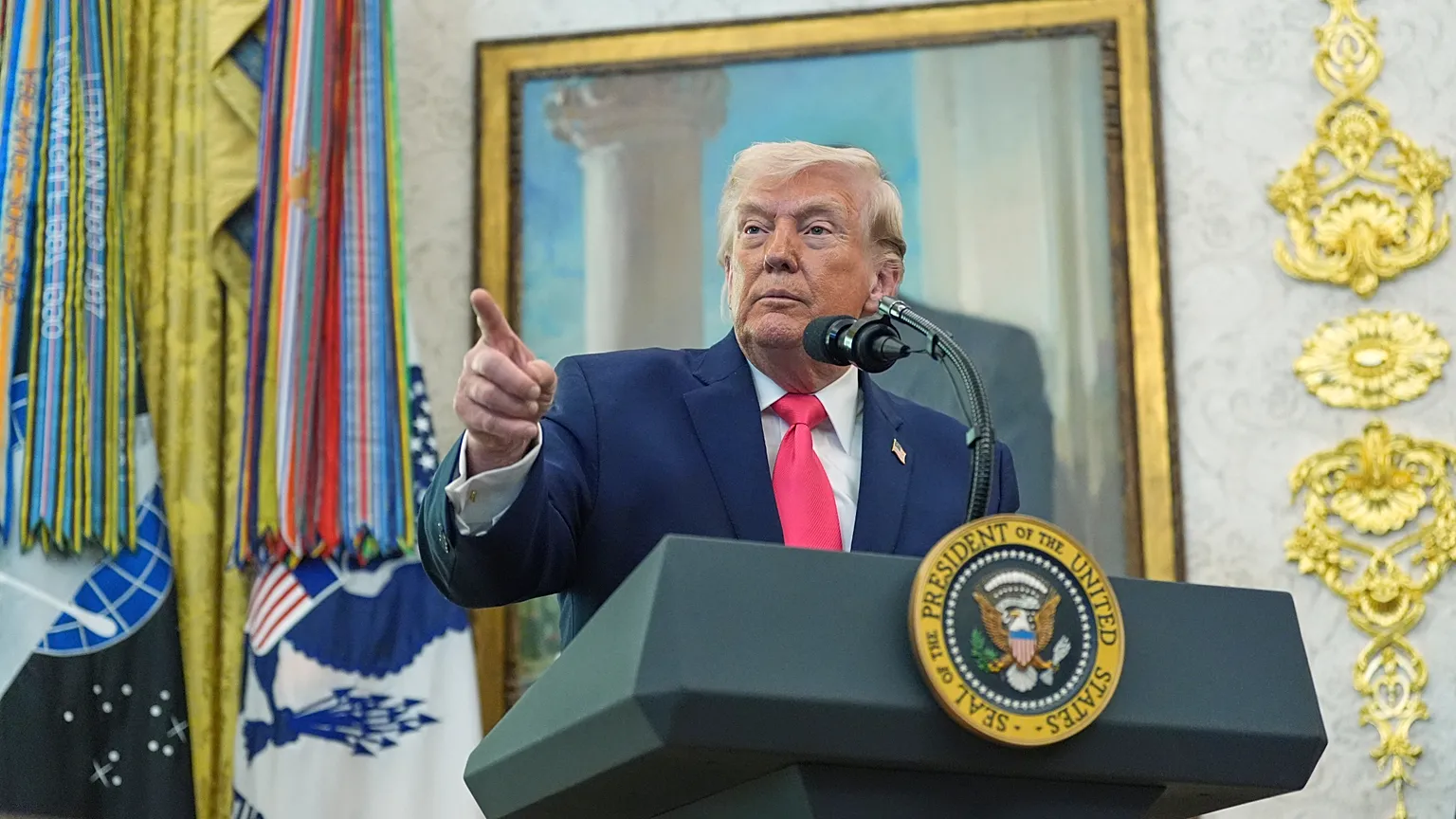 Trump’tan Hürmüz Boğazı mesajı: “Kontrolü ele geçiriyoruz”