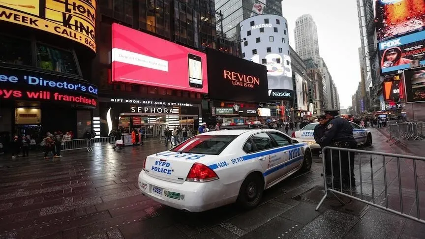 Times Meydanı'nda bıçaklı saldırı: 2 ölü, 1 yaralı