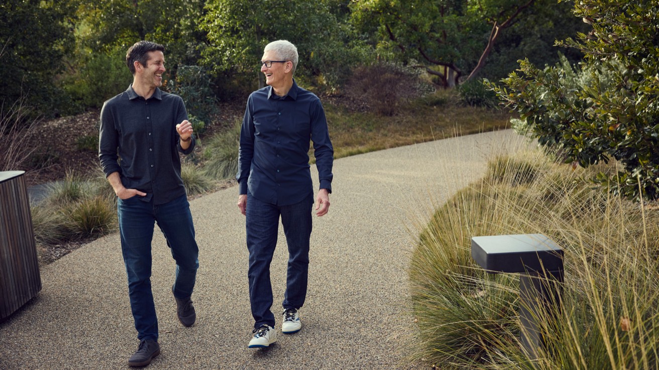 Apple’da tarihi değişim: Tim Cook koltuğu devretti