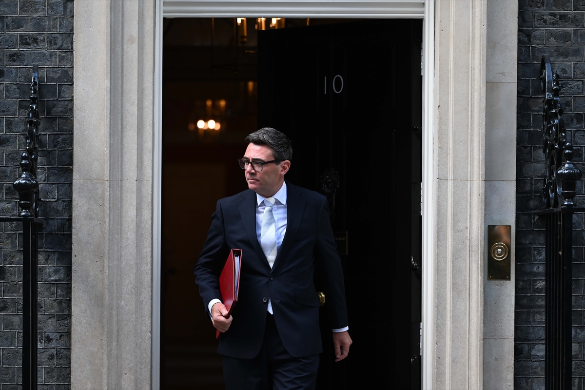İngiltere Başbakanı Andy Burnham'dan parlamentoda ilk konuşma