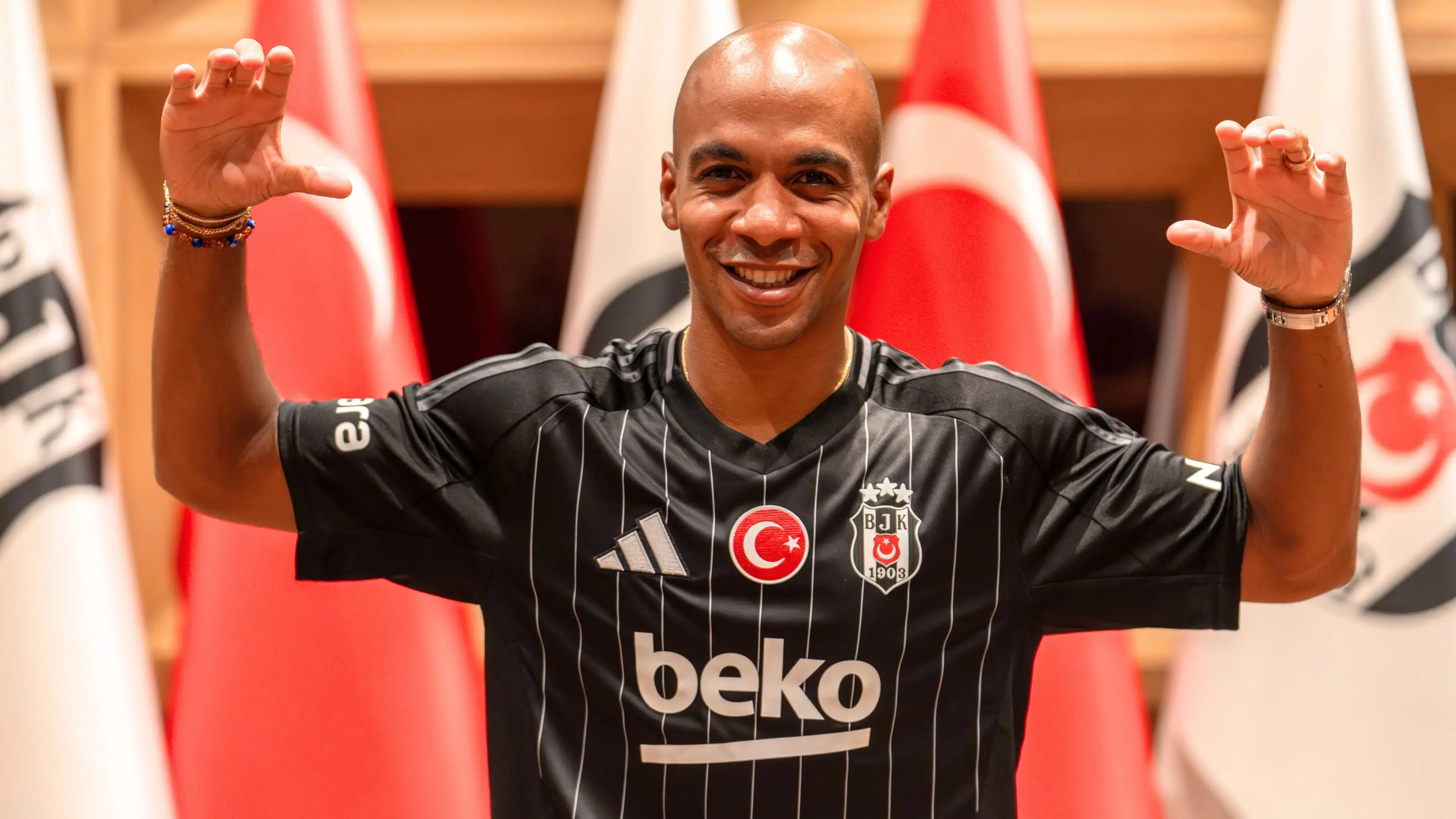 Beşiktaş’ta Joao Mario ile yollar ayrıldı