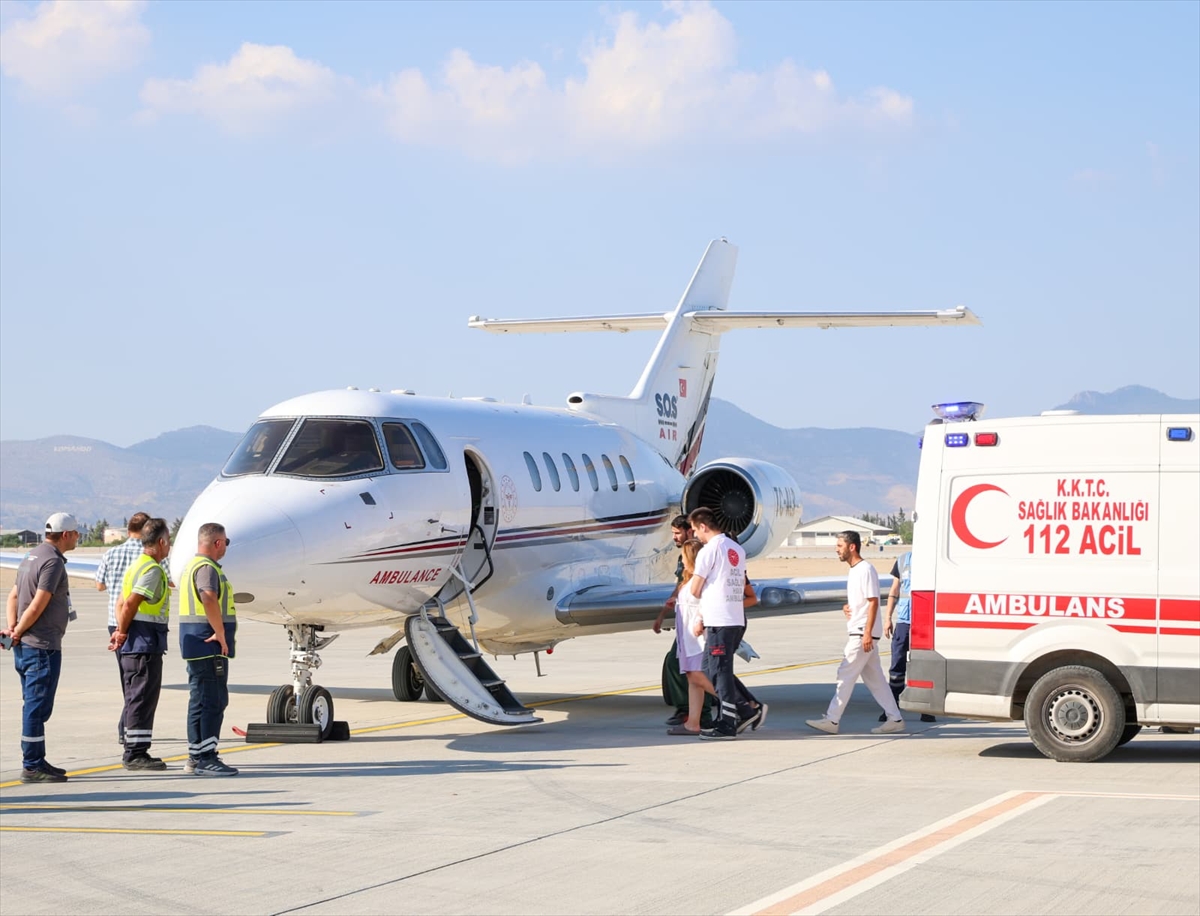 Kazadan kurtarılan hamile kadın ambulans uçakla Türkiye'ye nakledildi