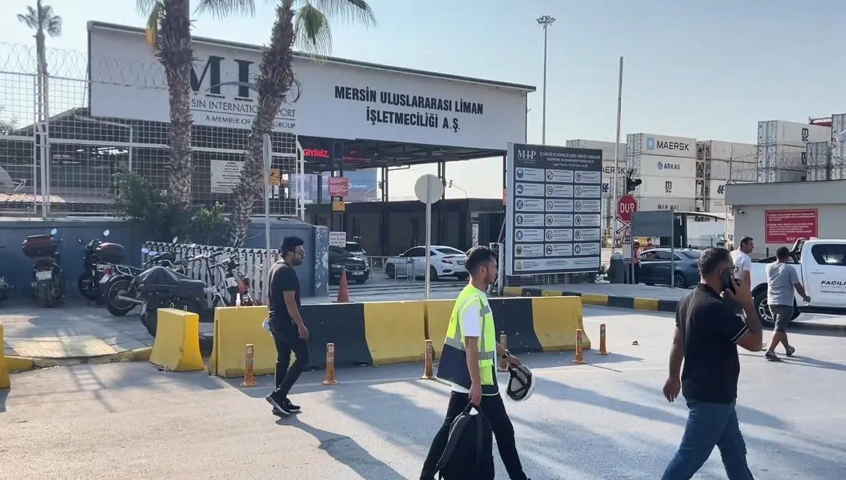 Mersin Limanı’nda kimyasal sızıntı paniği