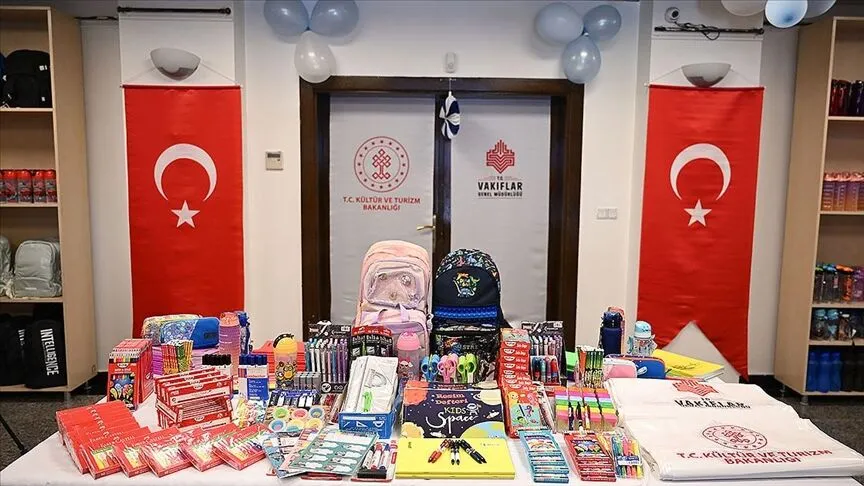 Vakıflar Genel Müdürlüğü'nden miniklere mağaza konseptli kırtasiye desteği