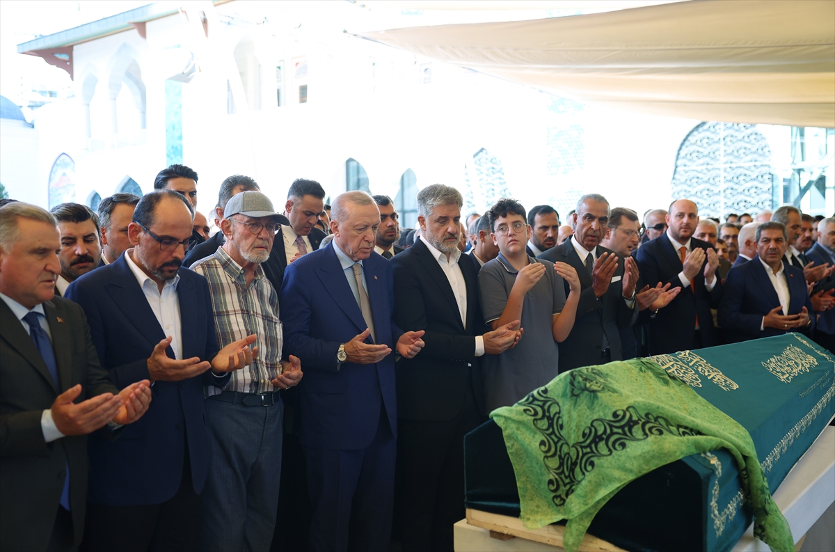 Cumhurbaşkanı Erdoğan, AK Parti Milletvekili Önen'in vefat eden kızının cenaze törenine katıldı