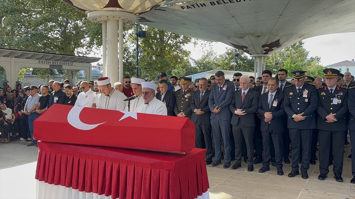 Şehit polis memuru Melih Kaygusuz İstanbul'da son yolculuğuna uğurlandı