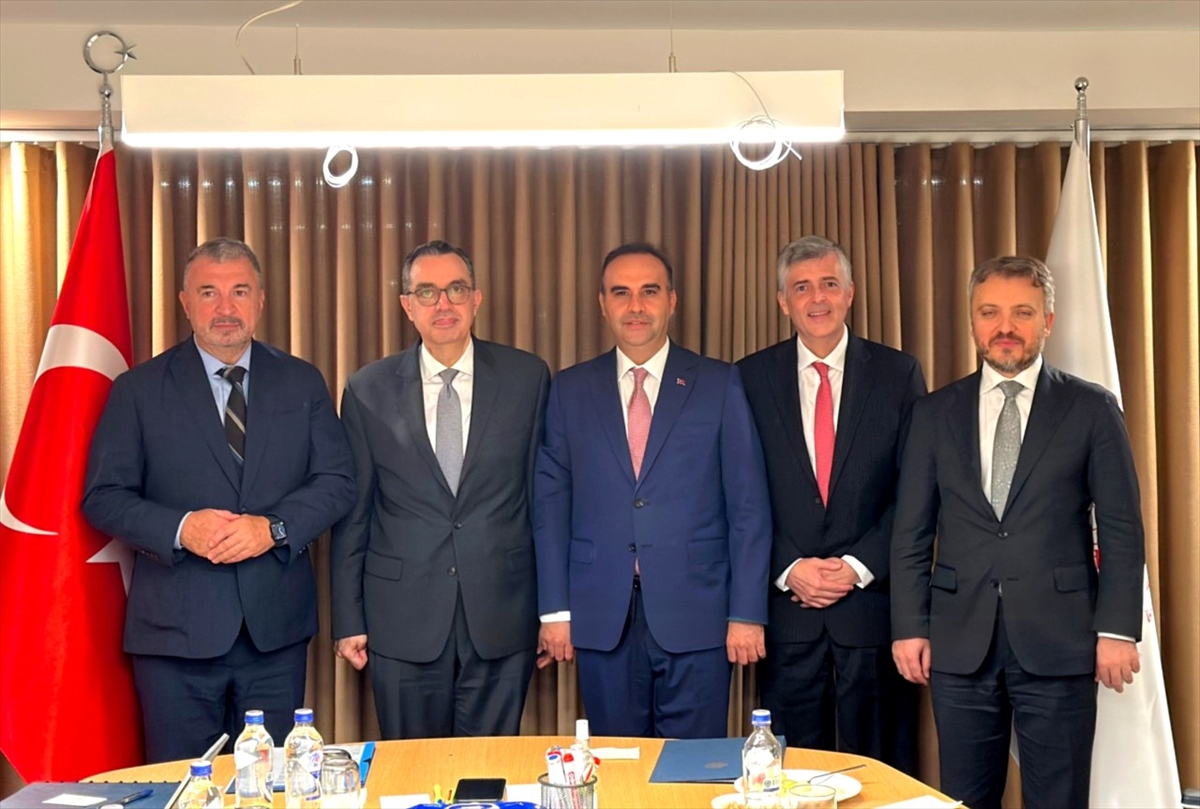 Bakan Kacır IFC heyetiyle yüksek teknoloji ve finansmanı görüştü