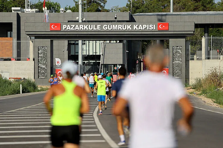 Edirne’de maraton coşkusu: 1071 sporcu start aldı