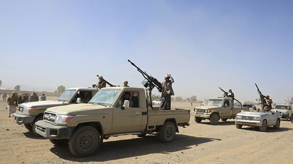 Yemen’de hükümet güçleri ile Husiler 4 vilayette çatıştı