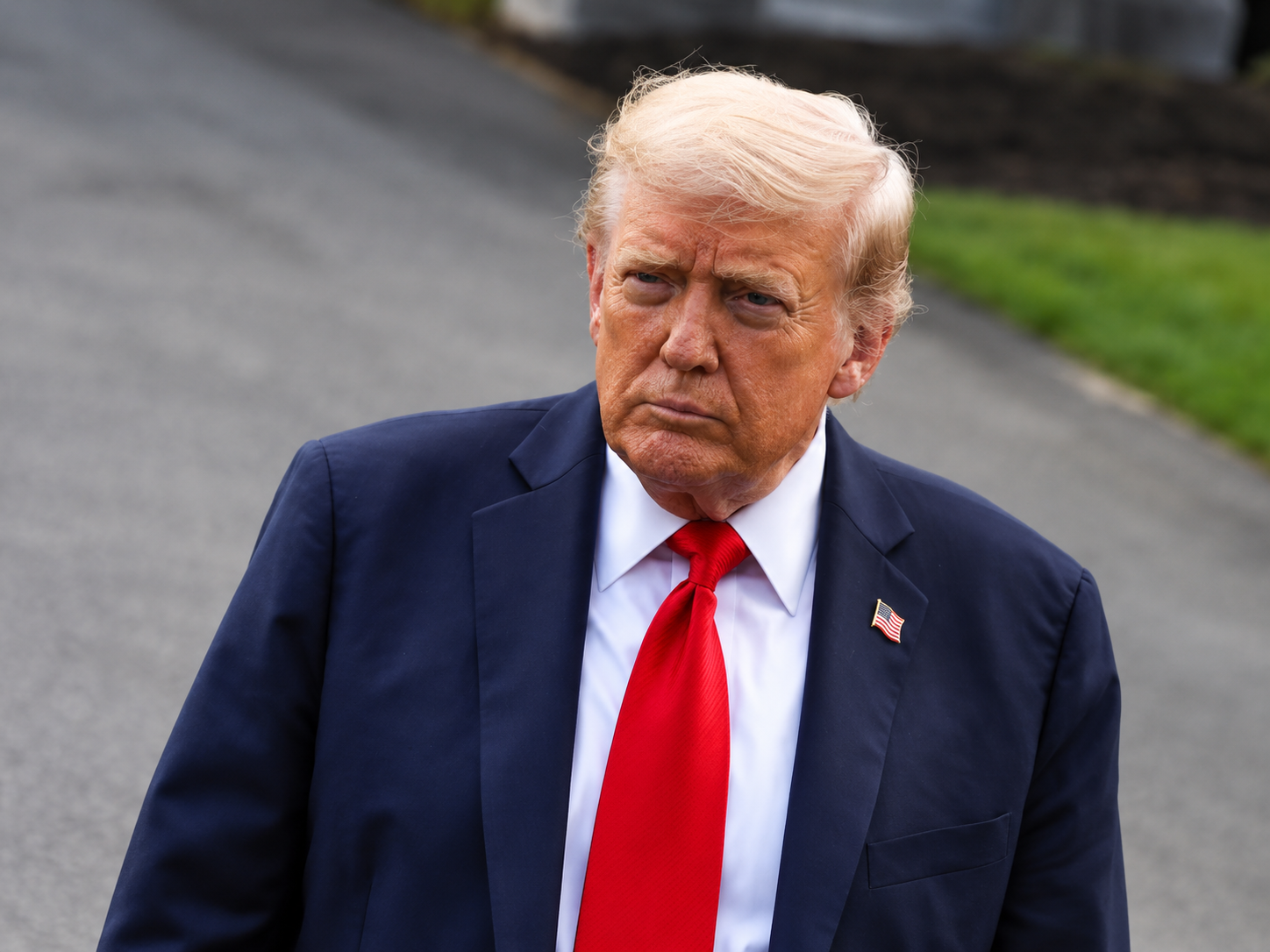 Trump'tan Kanada dolarına sert çıkış