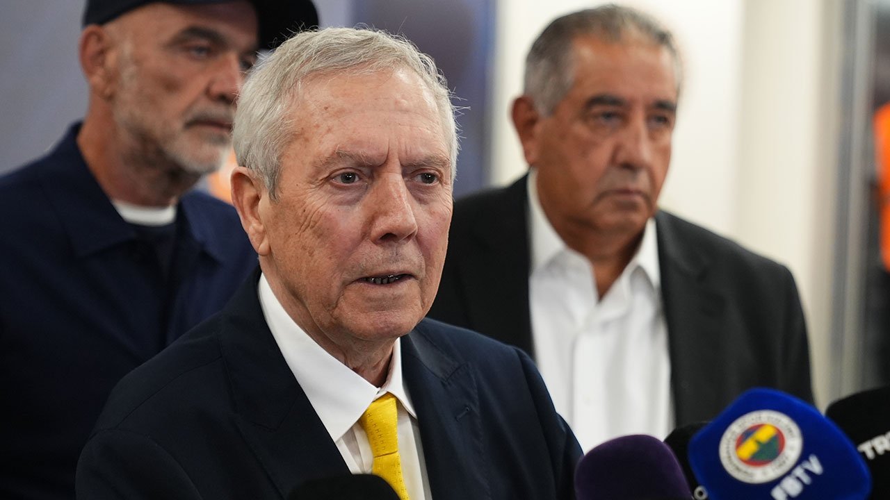 Aziz Yıldırım derbi sonrası soyunma odasına girdi mi?