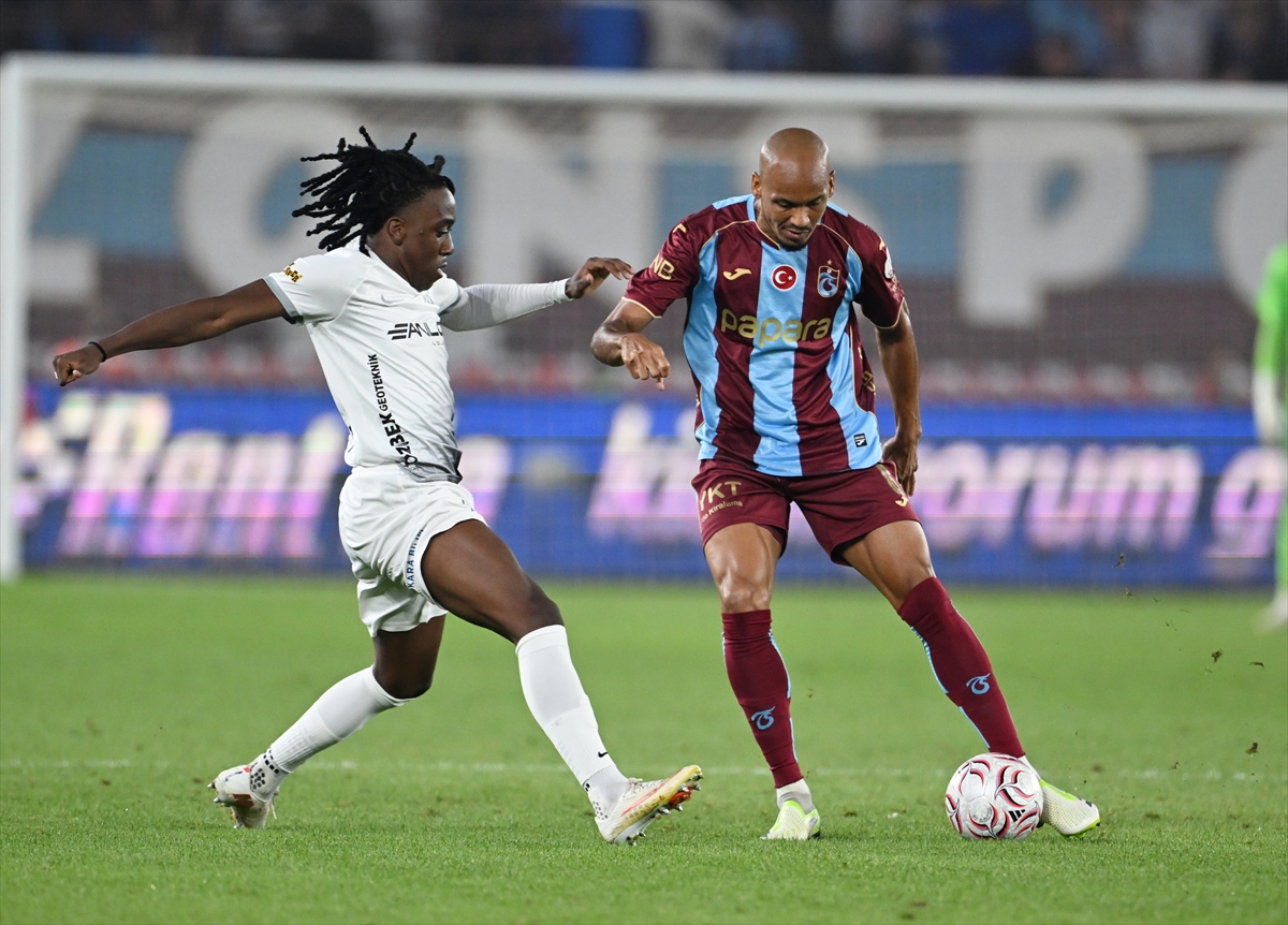 Trabzonspor ilk yarıda farka koştu: Onuachu’dan 2 gol