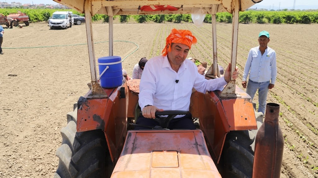 AK Partili Saruhanlı Belediye Başkanı Ekrem Cıllı elini makineye kaptırdı, ameliyata alındı