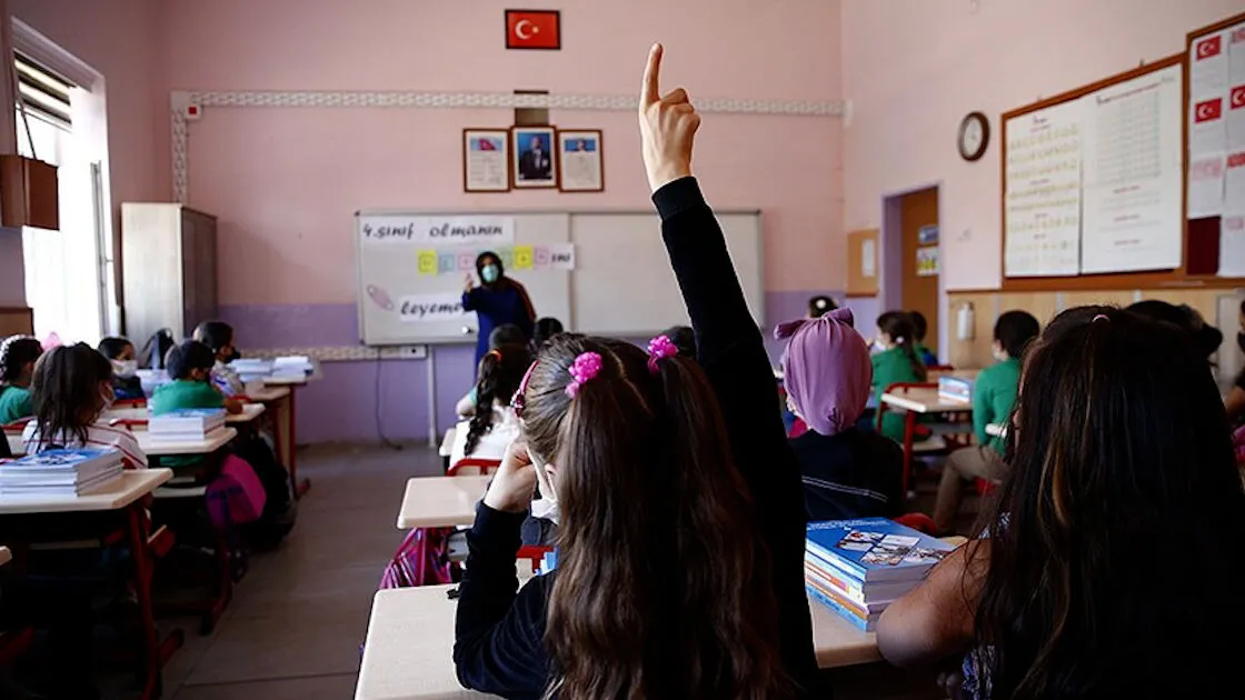 İstanbul'da 2,6 milyon öğrenci için ders zili çalıyor