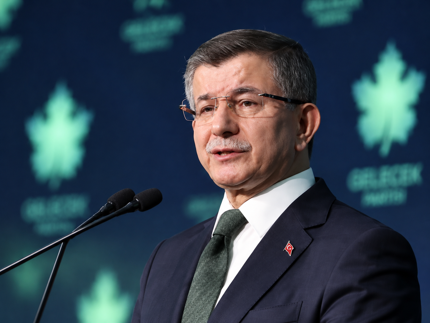 Ahmet Davutoğlu Ankara Adliyesi’nde