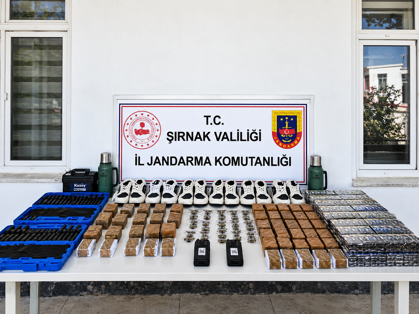 Şırnak'ta kaçak ürün ve uyuşturucu operasyonu