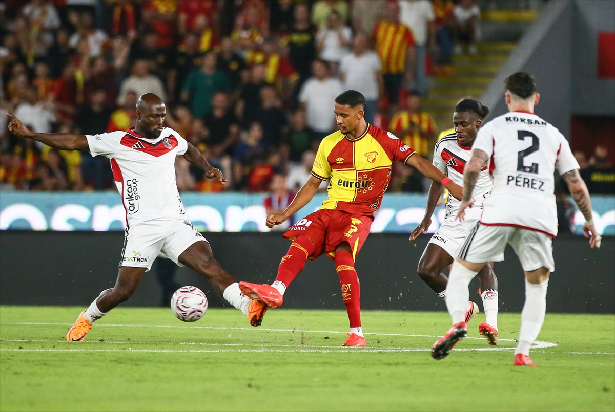 Göztepe dağıldı, Gaziantep FK ilk yarıda farka koştu