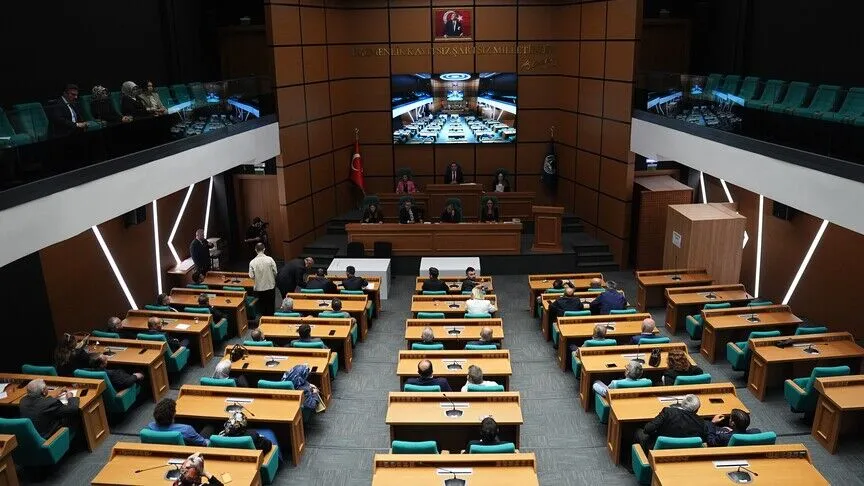 Üsküdar’da başkan vekili seçimi üçüncü tura kaldı: Gültekin 22, Çetinkaya 20 oy aldı