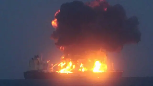 Hürmüz'de peş peşe saldırı! İki tanker daha vuruldu