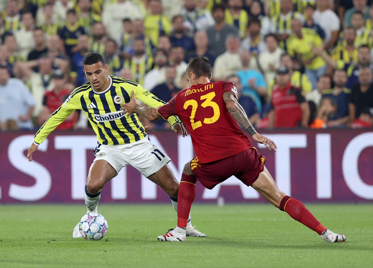 Fenerbahçe-Roma maçında ilk yarı sona erdi! İşte skor