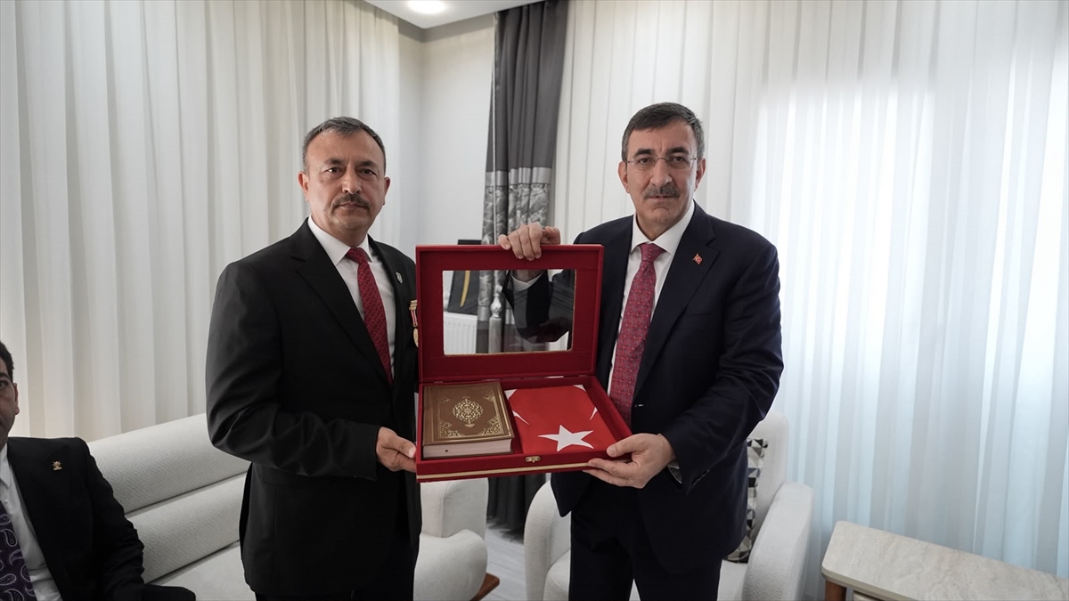 Cumhurbaşkanı Yardımcısı Yılmaz'dan Osmaniye'de gazi evine ziyaret