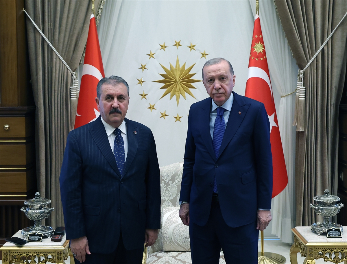 Erdoğan, Mustafa Destici'yi Külliye'de kabul etti