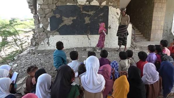 Savaş Yemen'de eğitimi vurdu: 137 bini aşkın çocuk okula gidemiyor
