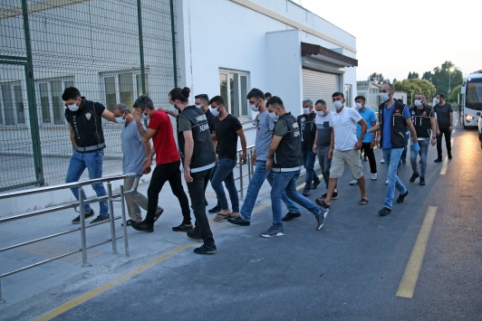 Adana'da motosikletli uyuşturucu satıcılarına 10'ar yıl hapis talebi