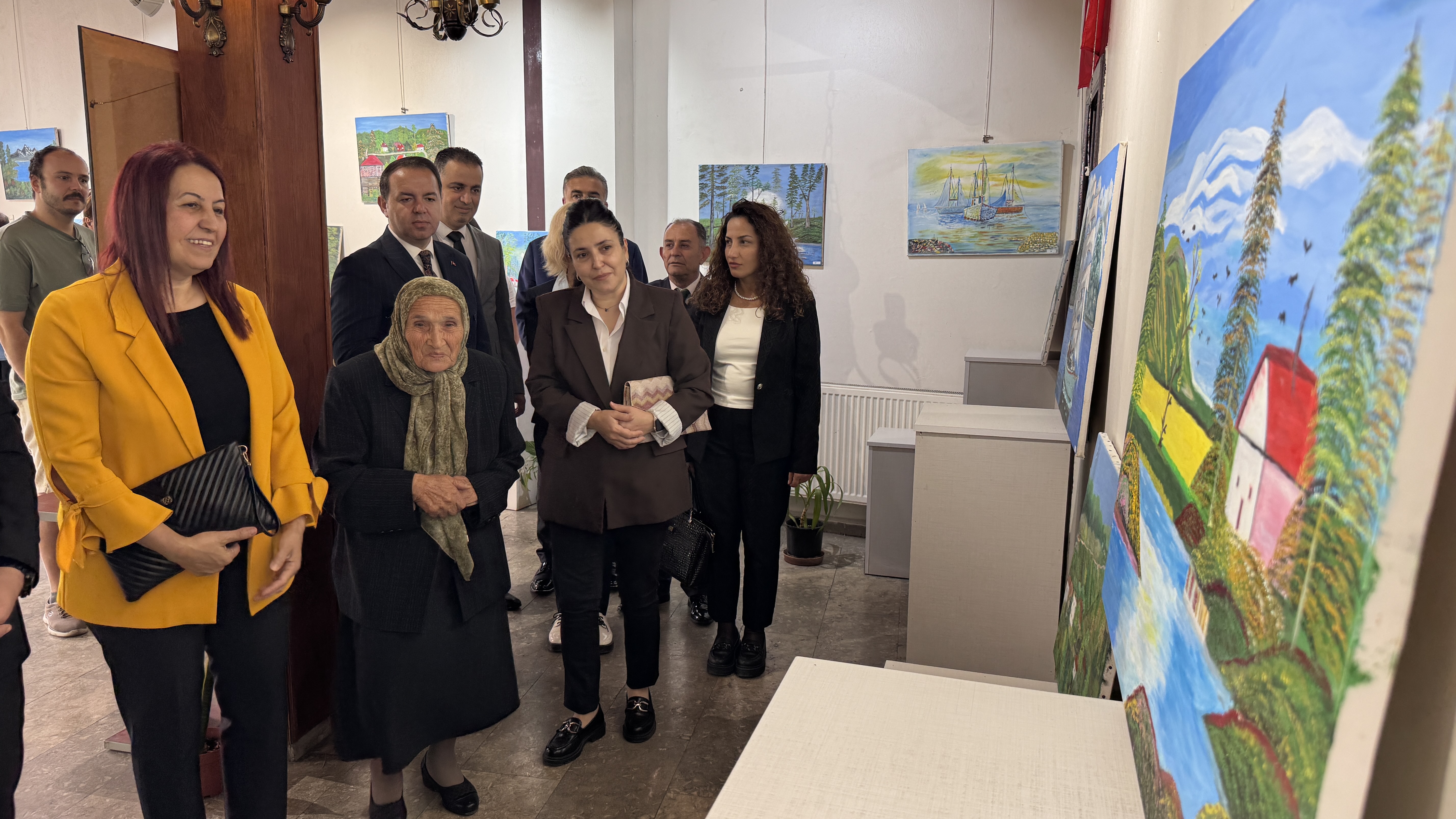Evini atölyeye çevirdi, 81 yaşında sergi açtı