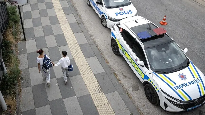 Ankara’da okul çevresi denetiminde 15 bin kaçak elektronik sigara tütünü ele geçirildi