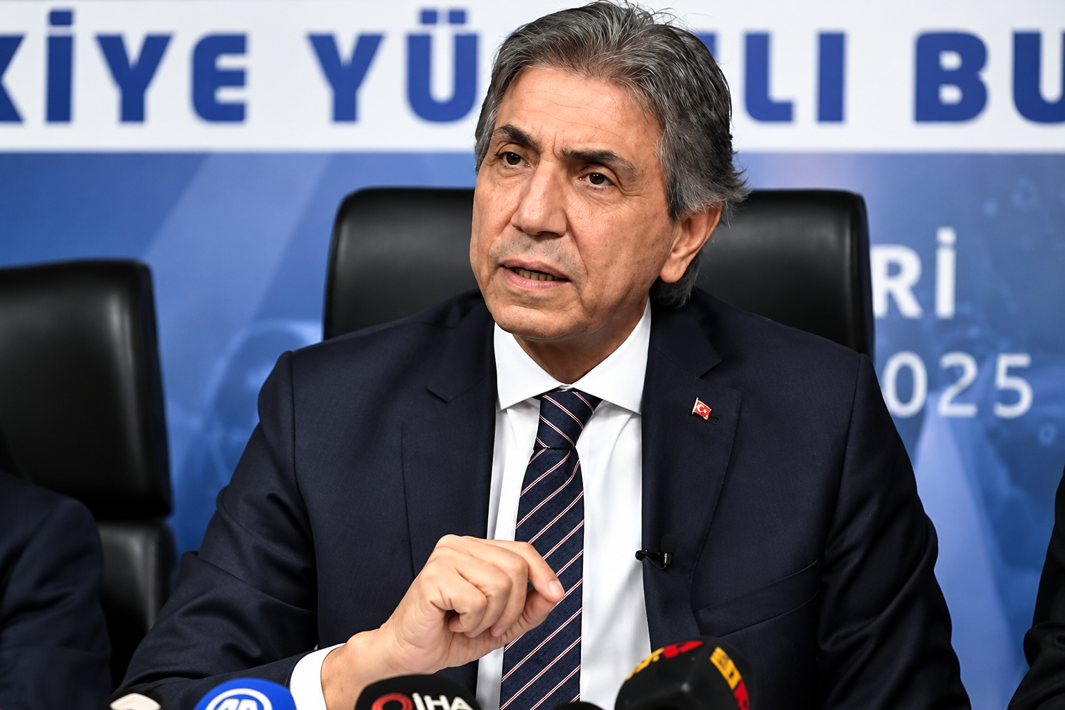AK Parti’den 2028 mesajı: “Önceliğimiz Cumhurbaşkanımızı yeniden seçtirmek”