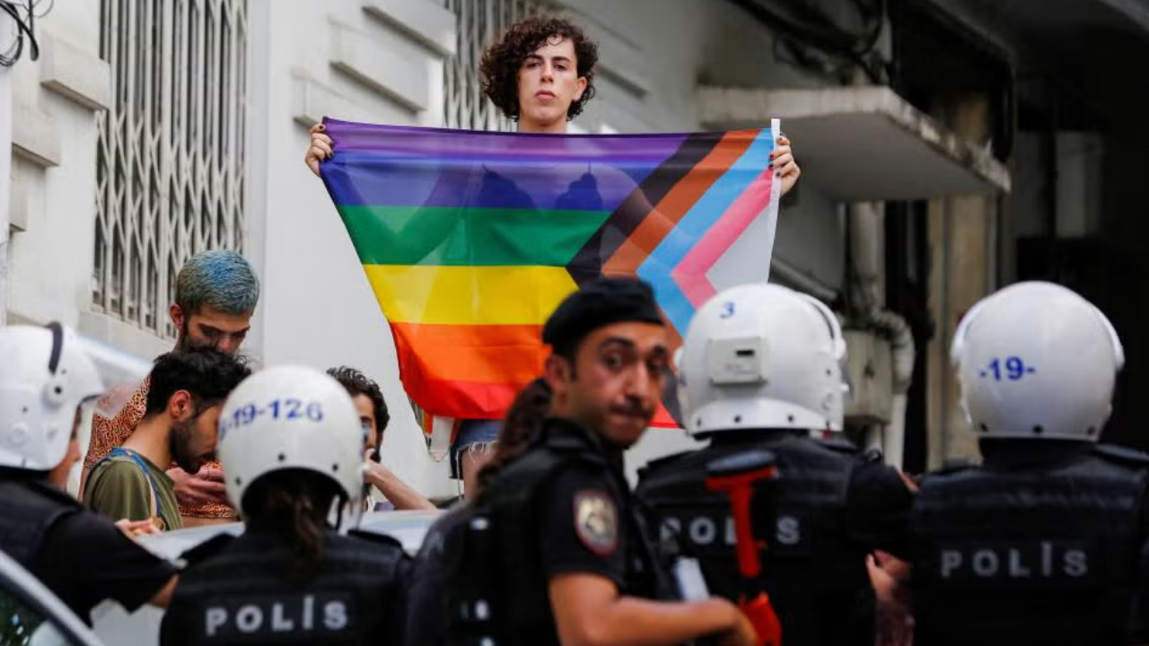 Almanya'dan Türkiye'deki LGBTİ+ gözaltılarına tepki: Dehşet verici