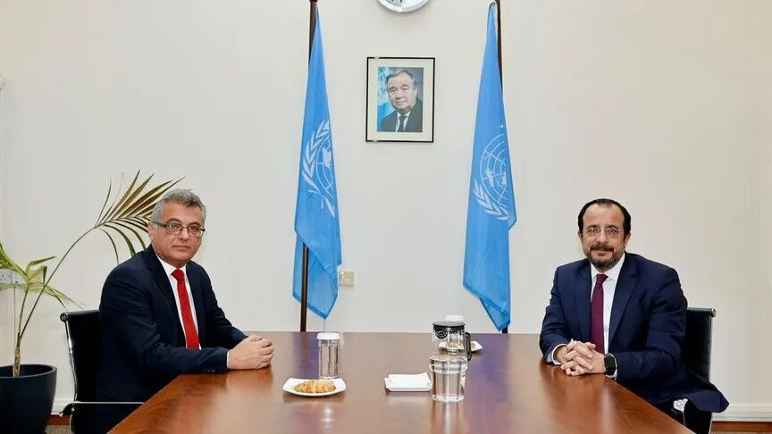 Erhürman ve Hristodulidis ara bölgede bir araya geldi