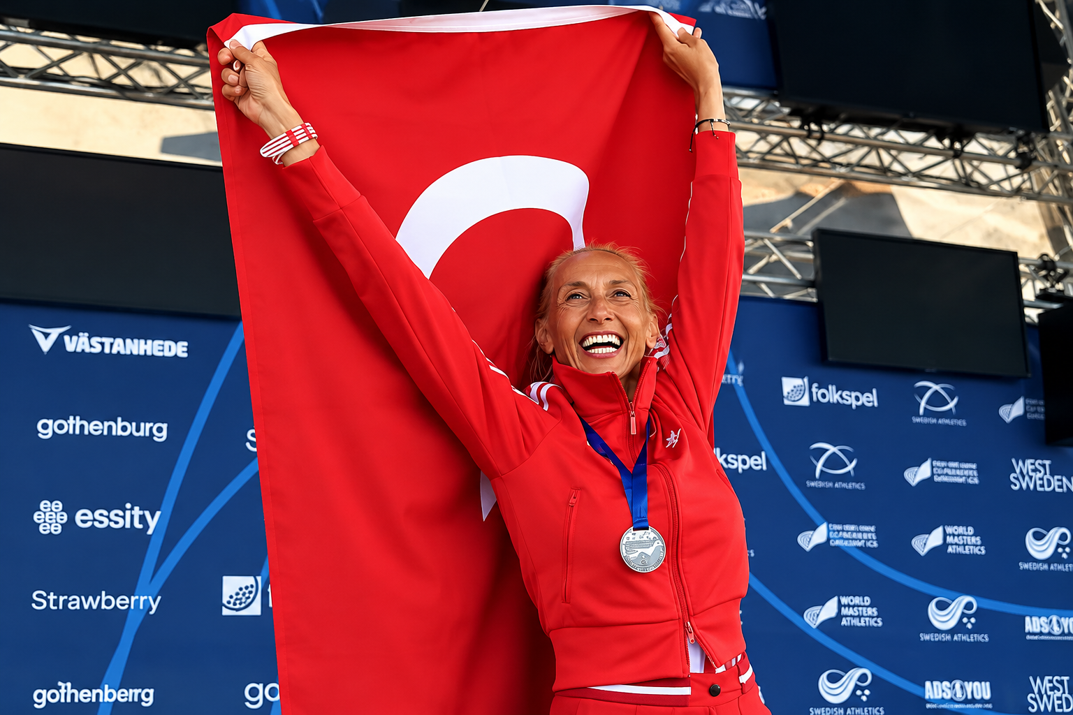 "Uçan Kız" Aycan Kurtcan'dan Balkan şampiyonluğu