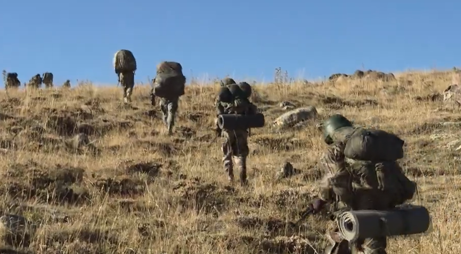 Türk komandoları Erciyes'te: Somalili askerlerle zorlu eğitim